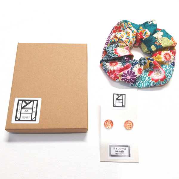 Accessory Gift Set of 2: Scrunchie and Stud Earrings - Yakumo (Layers of Clouds)